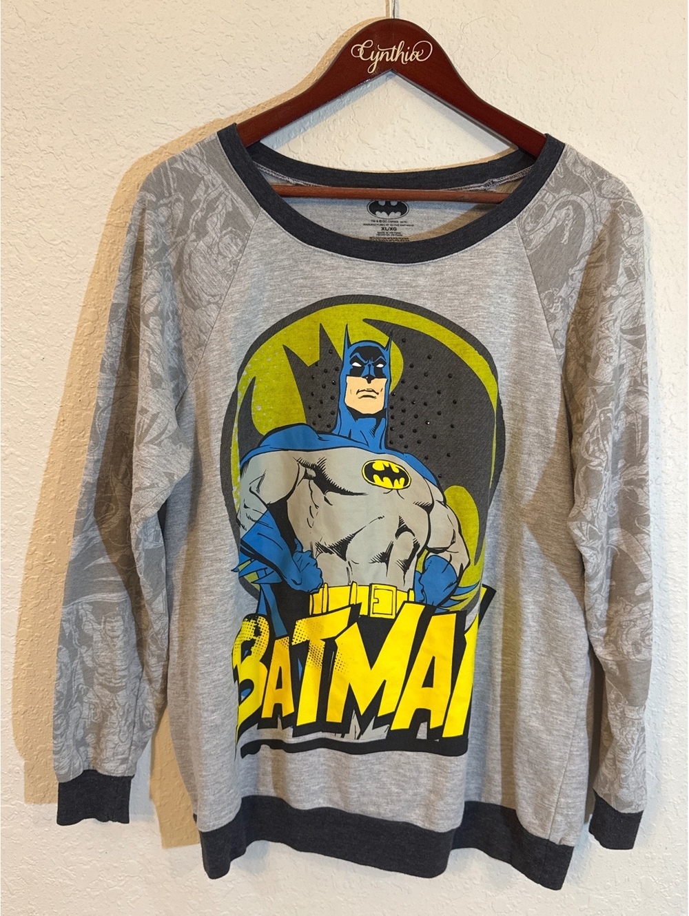 DC Comics Batman Women’s XL Sweatshirt Gray Graphic Raglan Pullover
